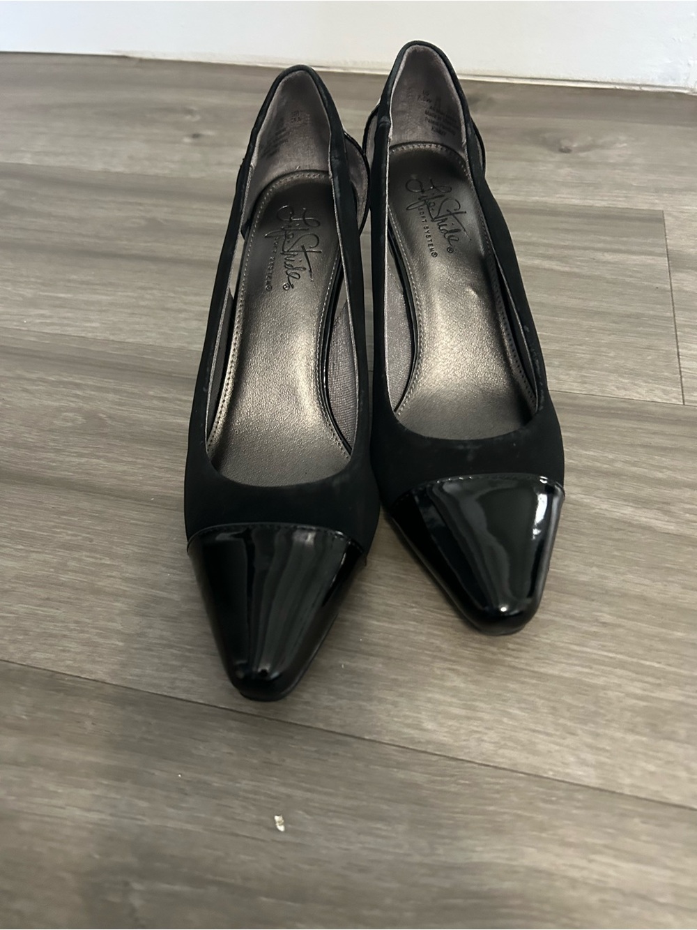 LifeStride Black Pointed Patent Toe Flats, size 7.5